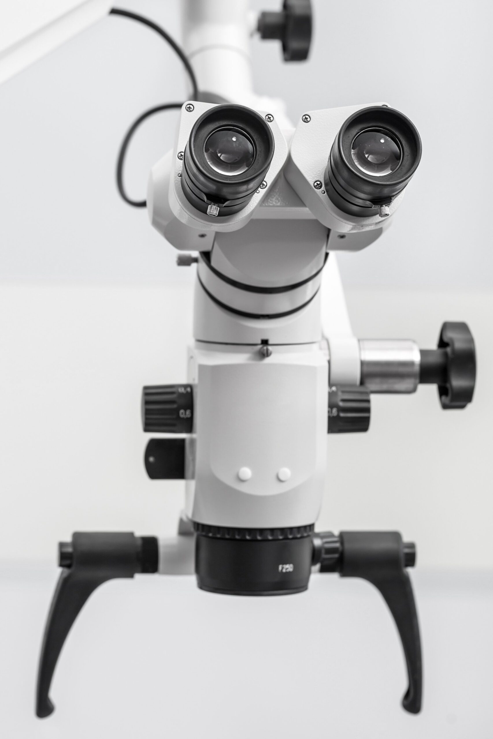 Dentalopticalmicroscope-2-scaled